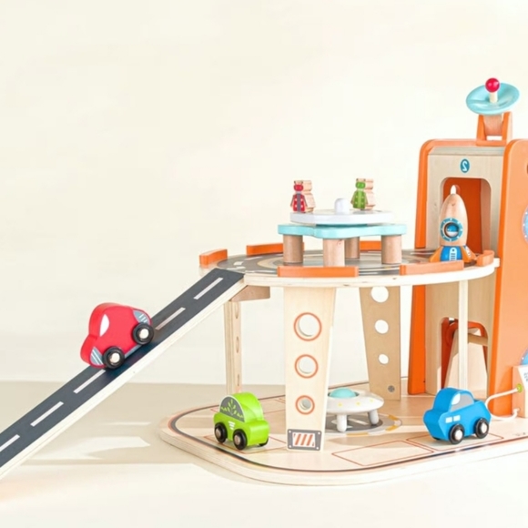 Wooden Space Station - Picture 2 of 7